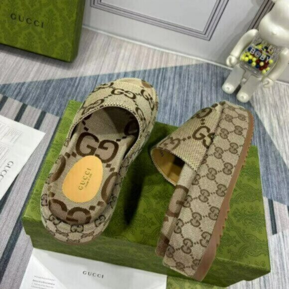 GUCCI Monogram Jumbo GG Brown Slide Sandals - Picture 7 of 8
